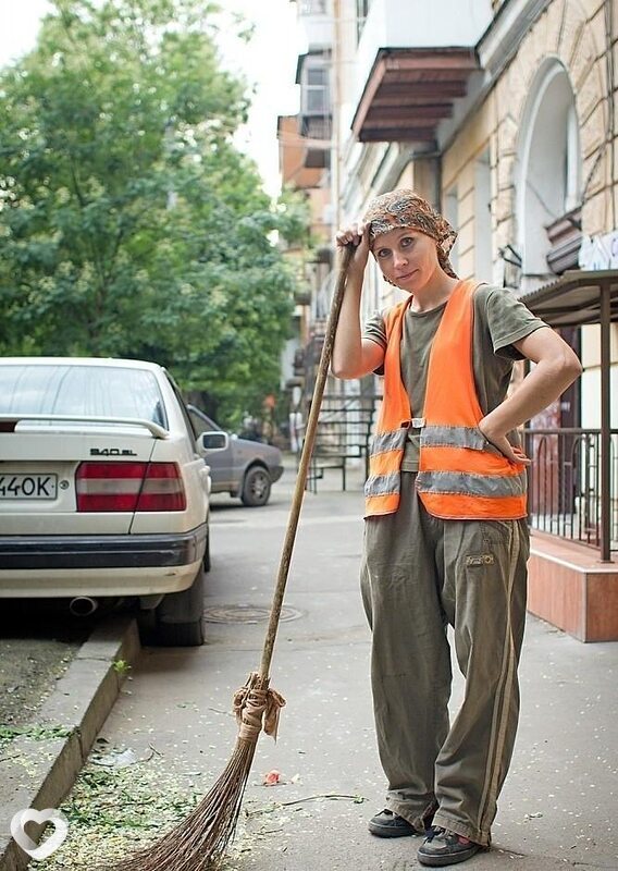 Фото дворник женщина