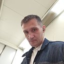 Ben Sherman, 48 лет