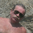 Сэм Сам, 64 года